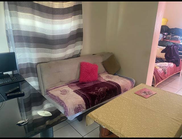 6 BEDROOM COMPOUND FOR SALE IN NORTHDALE